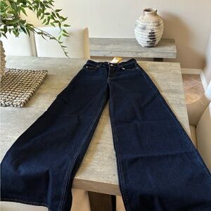 NWT high wide leg jeans. Size 4. Dark denim